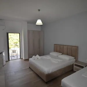 Bujtina Eleni Hotel