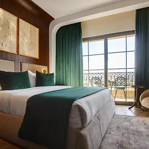 Bratus Hotel