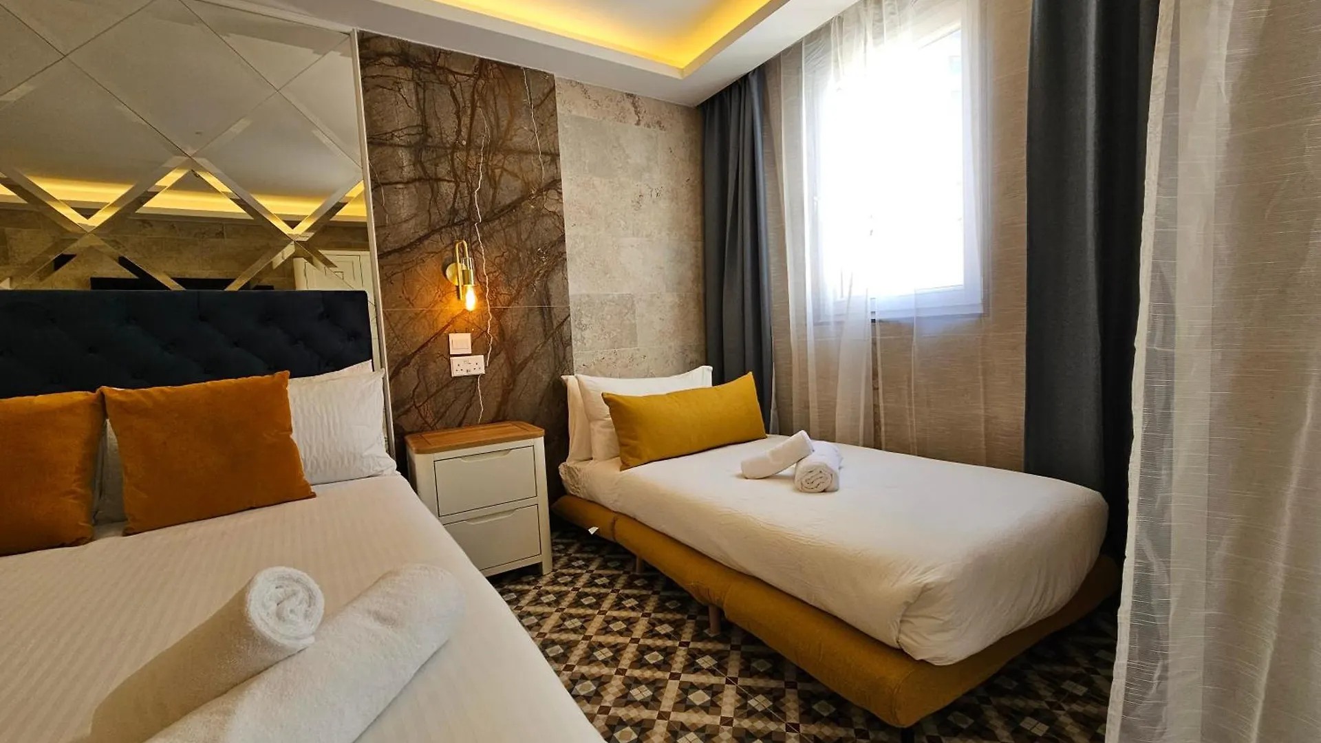 Balcony Hotel San Ġiljan